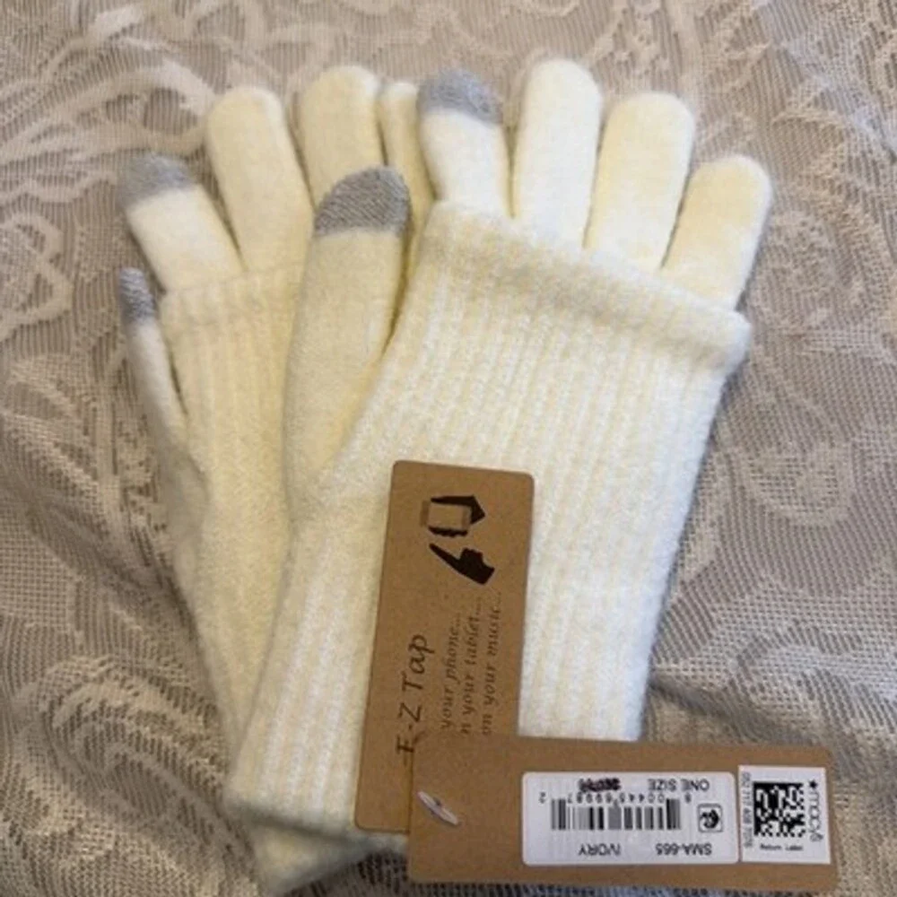 NEW NWT $20 STEVE MADDEN BEIGE KNIT E-Z TAP LONG CUFF GLOVES WOMEN'S ONE SIZE OS